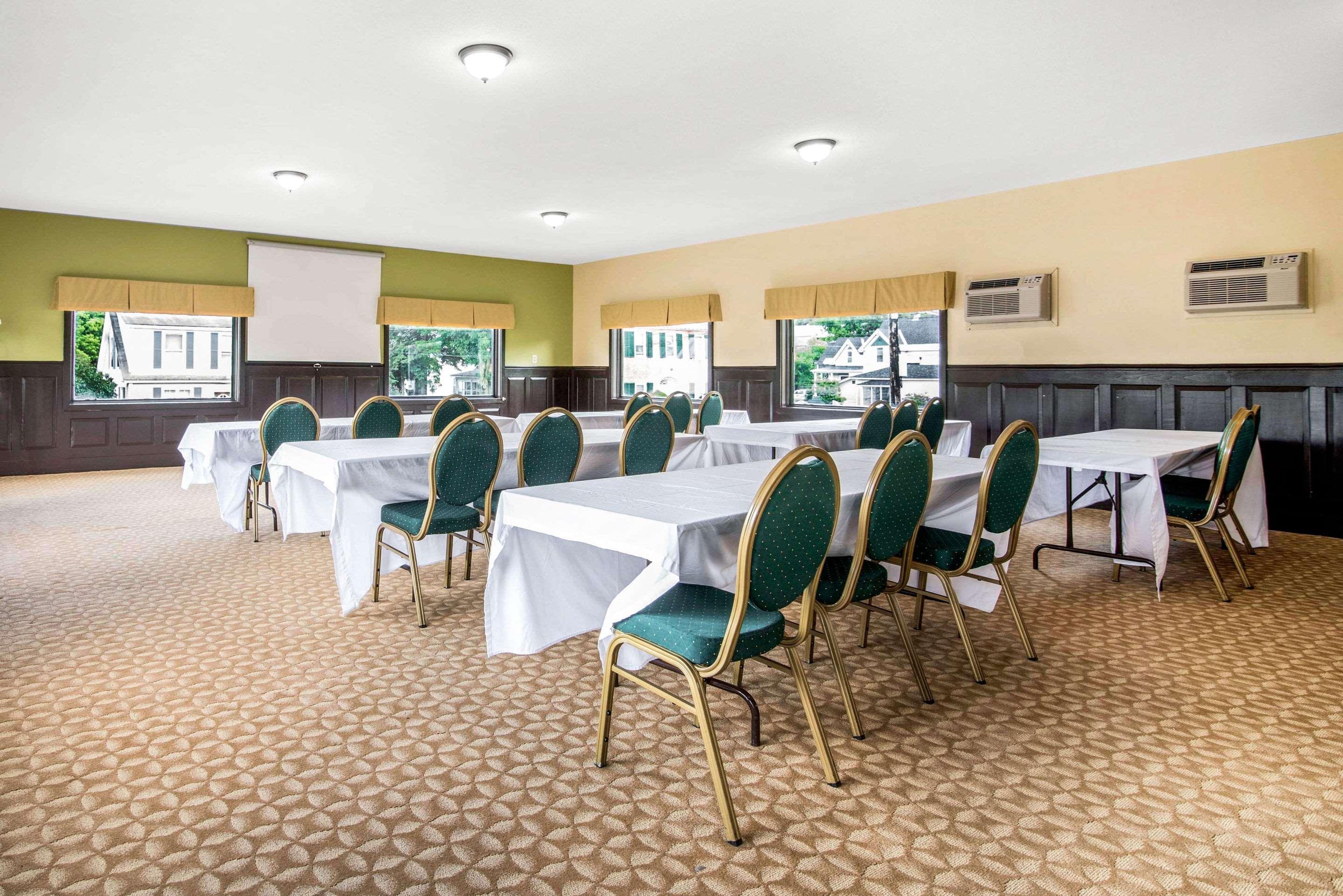 Quality Inn Barre-Montpelier Buitenkant foto