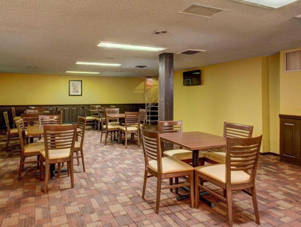 Quality Inn Barre-Montpelier Buitenkant foto