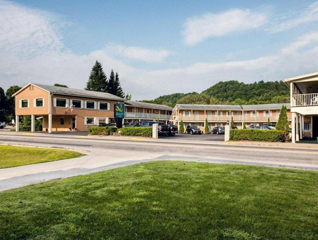 Quality Inn Barre-Montpelier Buitenkant foto