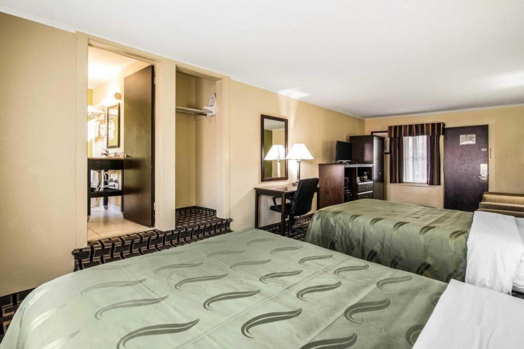 Quality Inn Barre-Montpelier Buitenkant foto